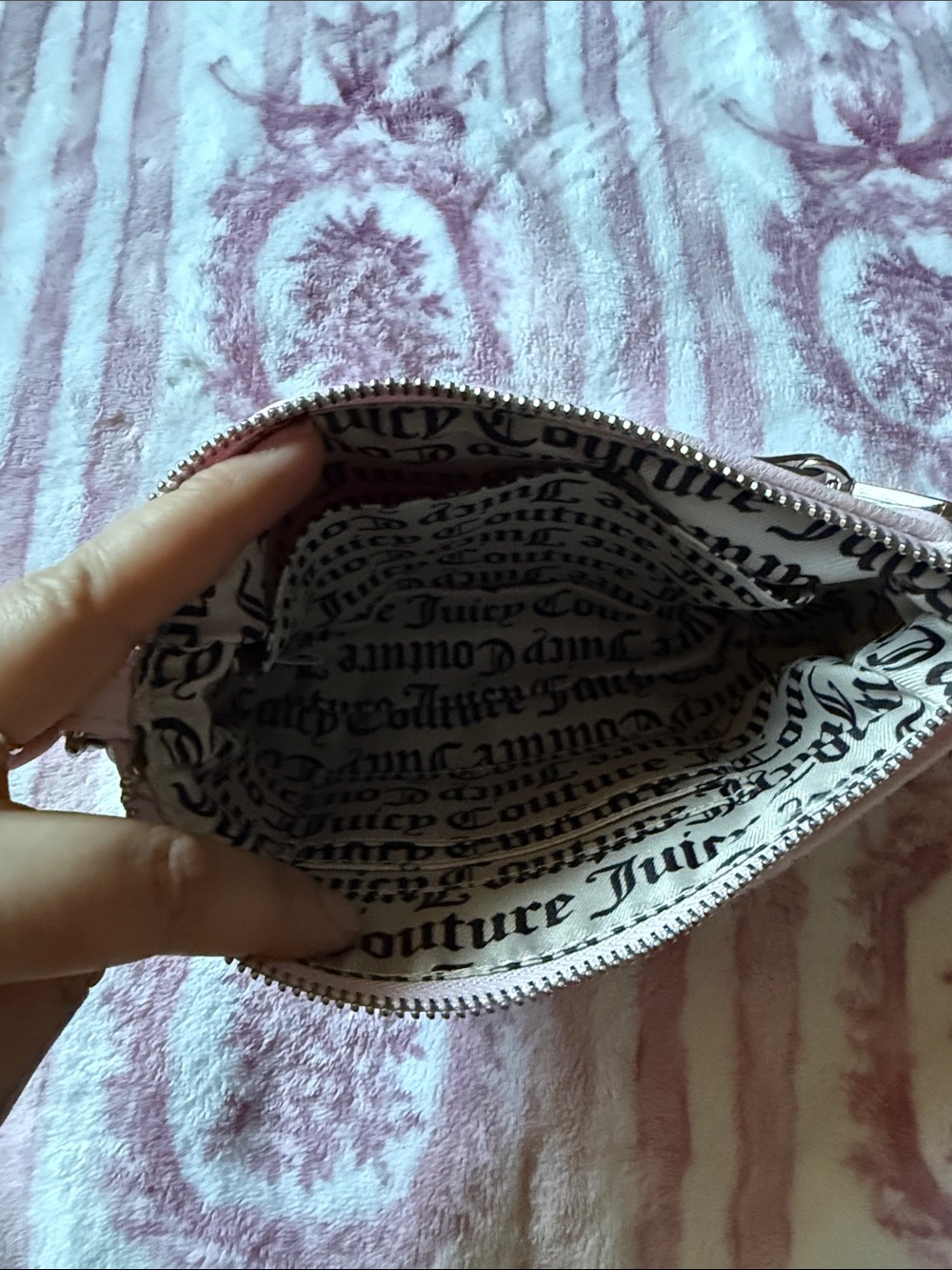 Juicy Couture wristlet bag - Picture 2 of 2